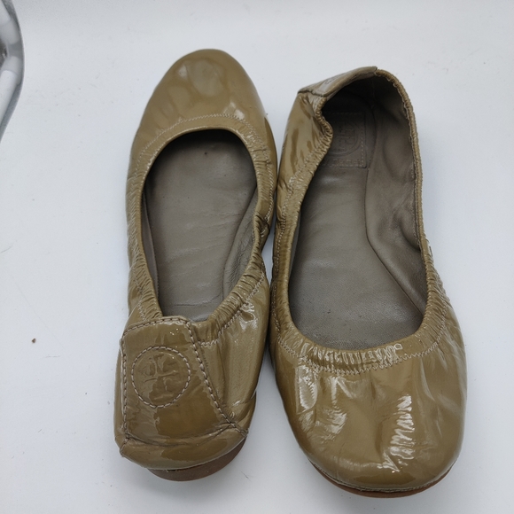 ❄️ SALE - Tory Burch Eddy Putty Patent sz 8 - Picture 3 of 10